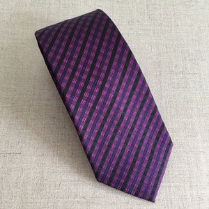 Spier & MacKay Purple Geometric Silk Tie